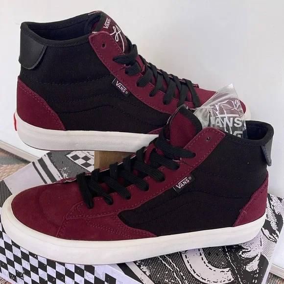 Vans WMNS The Lizzie Port/Black
VN0A4BX102Y
Sneakers - Picture 10 of 16